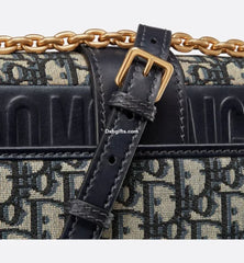 30 Montaigne Chain Bag