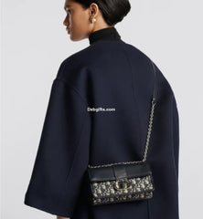 30 Montaigne East-west Bag With Chain