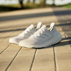 Ad Ultraboost Light White