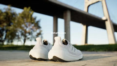 Ad Ultraboost Light White