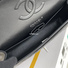 Chnel Classic Chevron Medium Flap