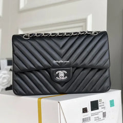 Chnel Classic Chevron Medium Flap