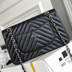 Chnel Classic Chevron Medium Flap