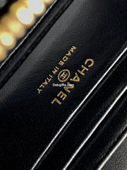 Chnel Vanity With Chain