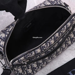 Dr Safari Messenger Bag