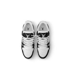 Iv Trainer Black White