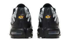 Nk Am Plus 'black Metallic Silver'