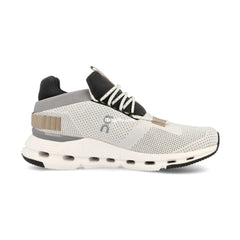 On Cloudnova 'white / Sand'