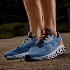 On Running Cloudstratus Lake Blue Flare Orange