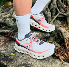 On Running Cloudvista 2 'light Grey/multicolour'